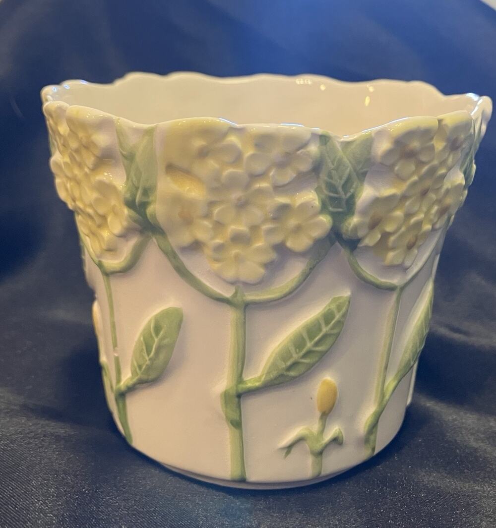 VTG Caffco Cafferelli Brothers Yellow Fluted Flowers Scalloped Rim Porcelain Pot